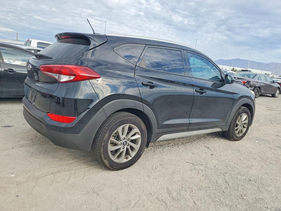 60993376 :رقم المزاد ، KM8J33A43HU441829 vin ، 2017 Hyundai Tucson مزاد بيع