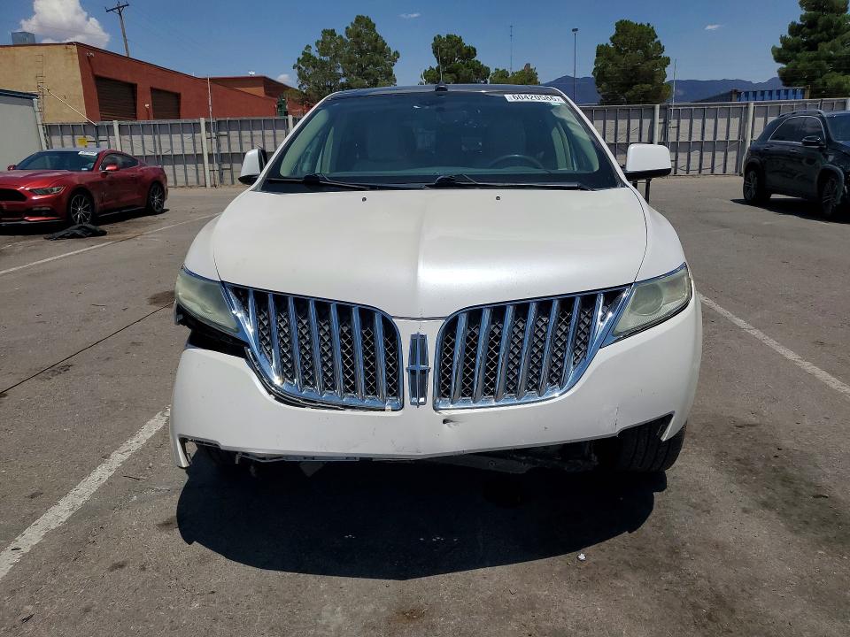60420586 :رقم المزاد ، 2LMDJ6JK2BBJ11085 vin ، 2011 Lincoln Mkx مزاد بيع