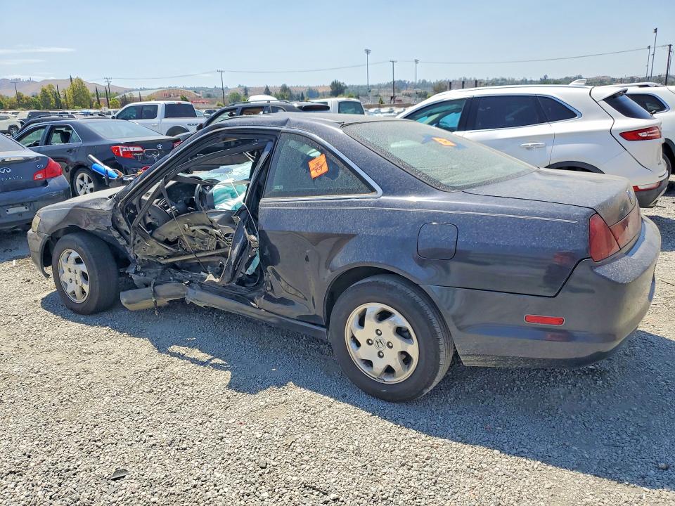 2000 Honda Accord მანქანა იყიდება აუქციონზე, vin: 1HGCG3176YA008942, აუქციონის ნომერი: 61392046
