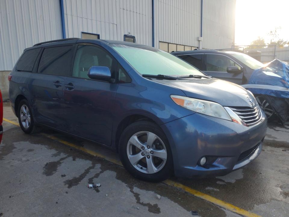 2017 Toyota Sienna მანქანა იყიდება აუქციონზე, vin: 5TDKZ3DC0HS799792, აუქციონის ნომერი: 59320346