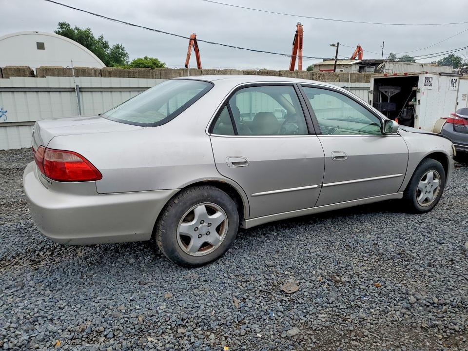 Продаж на аукціоні авто 1998 Honda Accord, vin: 1HGCG1652WA040716, номер лоту: 59995236
