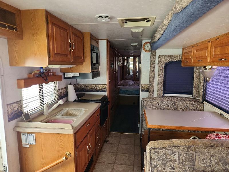 Продажа на аукционе авто 2002 Four Winds Infinity, vin: 1FCNF53S310A09081, номер лота: 61229386