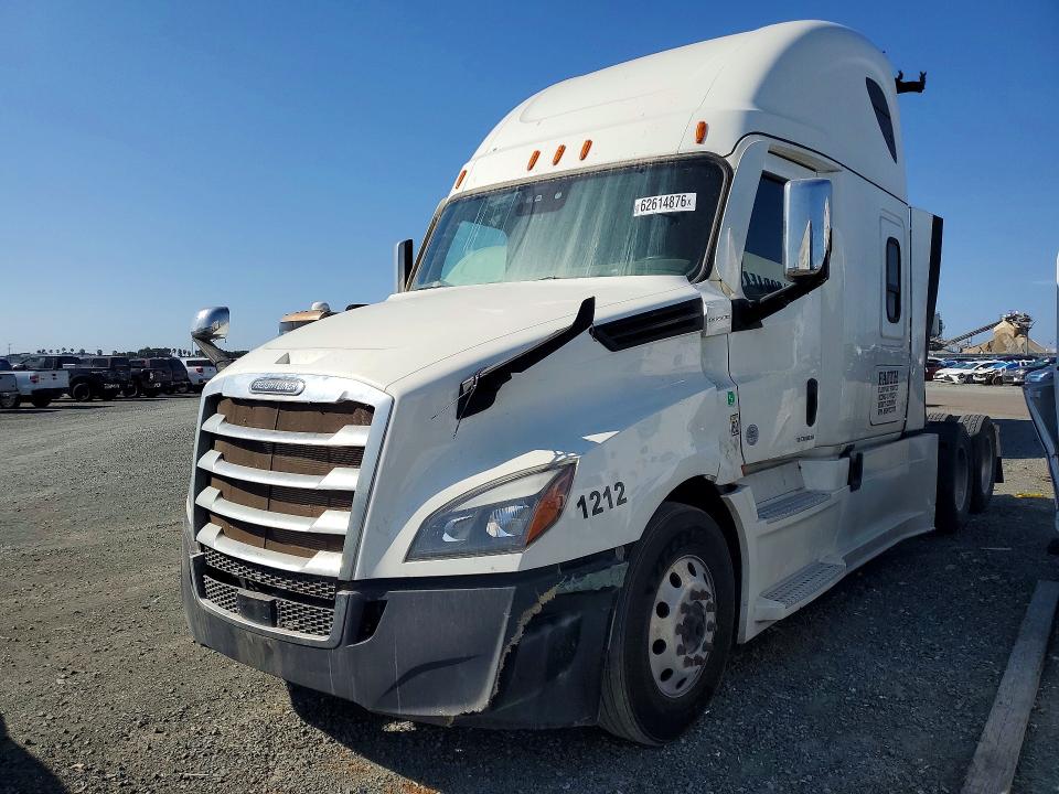 2022 Freightliner Cascadia 126 მანქანა იყიდება აუქციონზე, vin: 3AKJHHDR1NSMT3737, აუქციონის ნომერი: 62614876