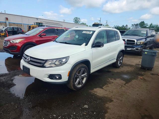61894756 :رقم المزاد ، WVGUV7AX4HW506569 vin ، 2017 Volkswagen Tiguan مزاد بيع