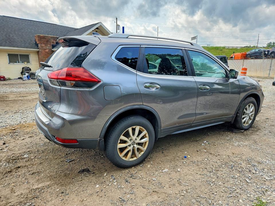 62237166 :رقم المزاد ، KNMAT2MV3JP565977 vin ، 2018 Nissan Rogue مزاد بيع