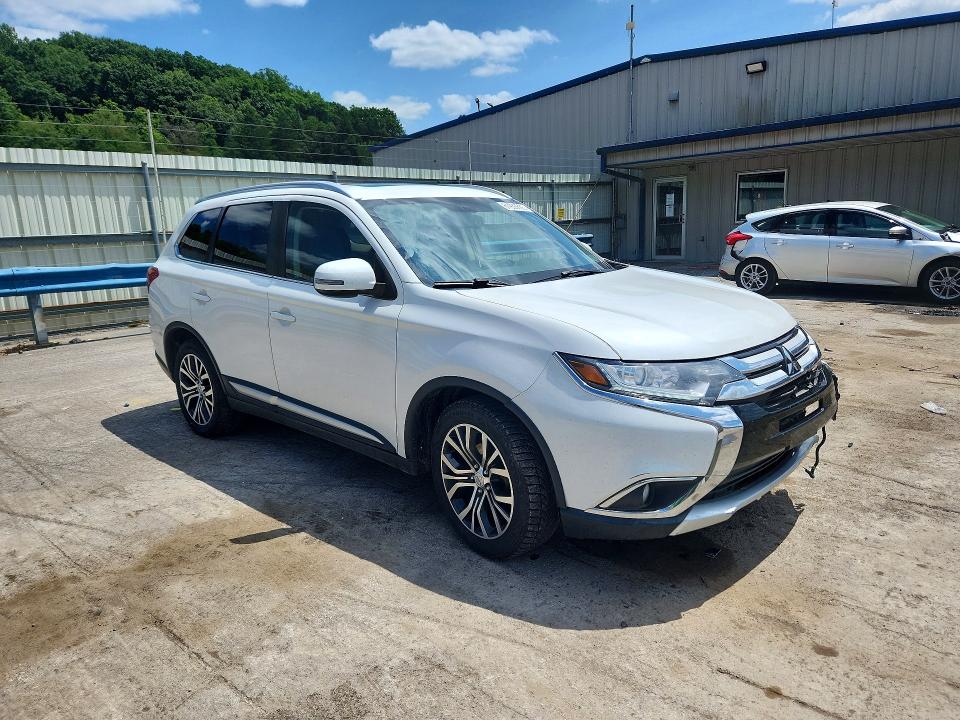 Продажа на аукционе авто 2017 Mitsubishi Outlander, vin: JA4AZ3A35HZ059096, номер лота: 61935666