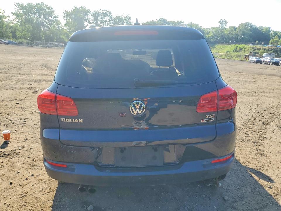 60461436 :رقم المزاد ، WVGBV7AX2HK029199 vin ، 2017 Volkswagen Tiguan مزاد بيع