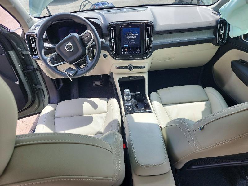 60587736 :رقم المزاد ، YV4L12UA4P2932576 vin ، 2023 Volvo Xc40 مزاد بيع