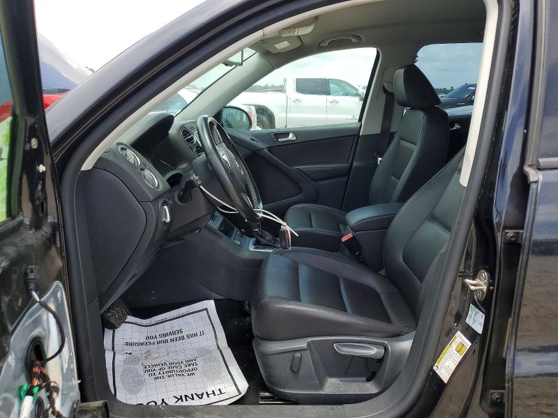 54546226 :رقم المزاد ، WVGAV7AX0HW510945 vin ، 2017 Volkswagen Tiguan مزاد بيع