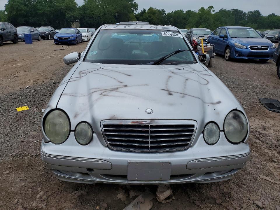 62280666 :رقم المزاد ، WDBJF70J32B488595 vin ، 2002 Mercedes-benz E مزاد بيع