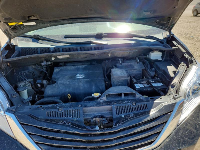 60796826 :رقم المزاد ، 5TDJK3DCXCS040740 vin ، 2012 Toyota Sienna مزاد بيع