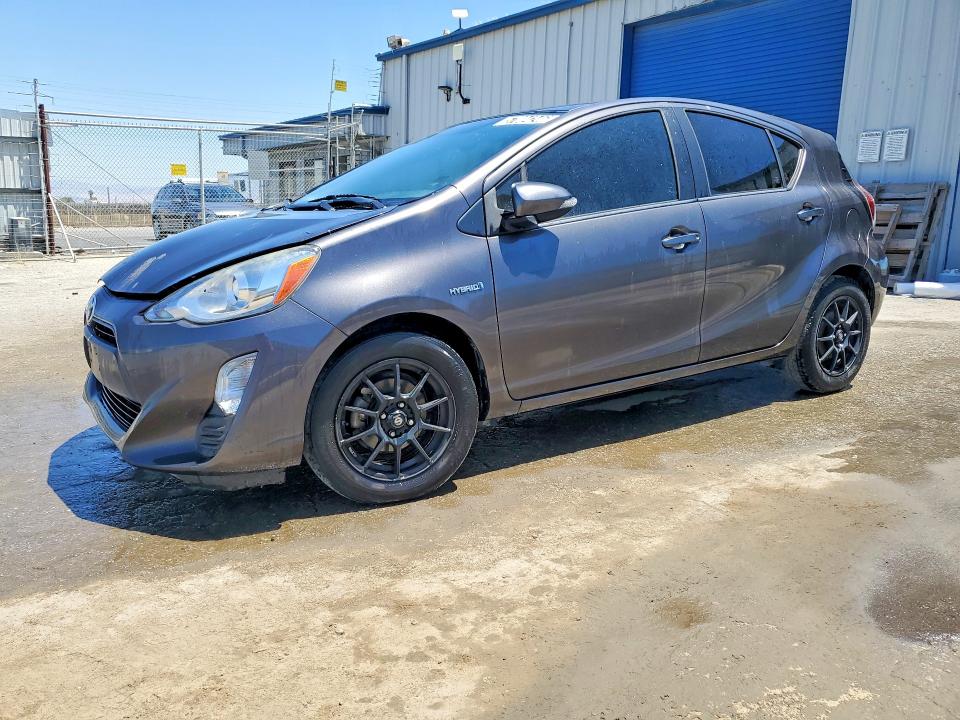 57004246 :رقم المزاد ، JTDKDTB32G1119257 vin ، 2016 Toyota Prius C مزاد بيع