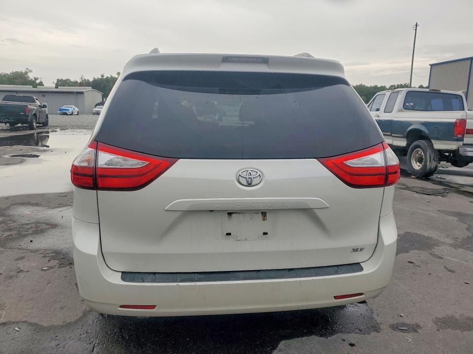 2017 Toyota Sienna მანქანა იყიდება აუქციონზე, vin: 5TDYZ3DC3HS833783, აუქციონის ნომერი: 61356076