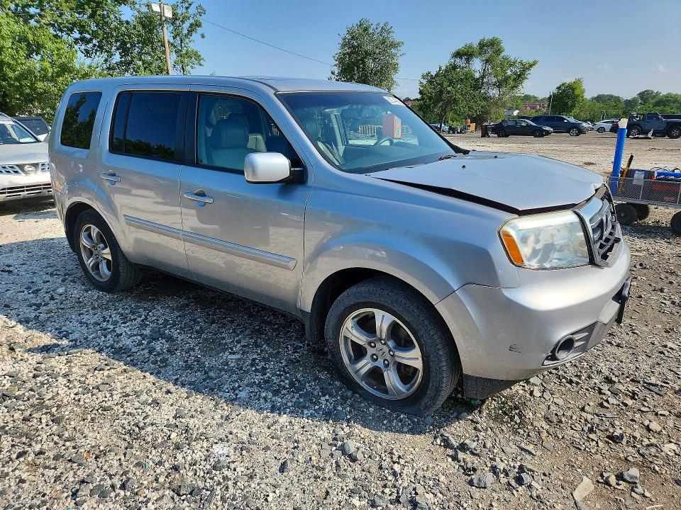 62744666 :رقم المزاد ، 5FNYF4H77DB023597 vin ، 2013 Honda Pilot مزاد بيع