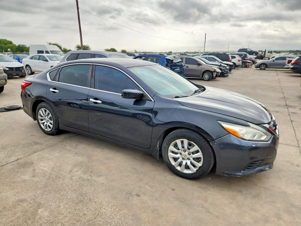 Продажа на аукционе авто 2016 Nissan Altima, vin: 1N4AL3AP2GC240951, номер лота: 61381296
