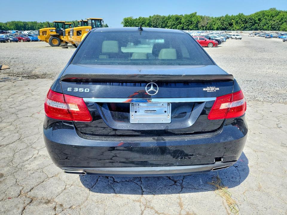 61307346 :رقم المزاد ، WDDHF5GB7AA024013 vin ، 2010 Mercedes-benz E مزاد بيع