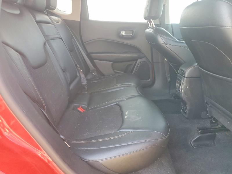 61069526 :رقم المزاد ، 3C4NJDBB1JT415535 vin ، 2018 Jeep Compass مزاد بيع