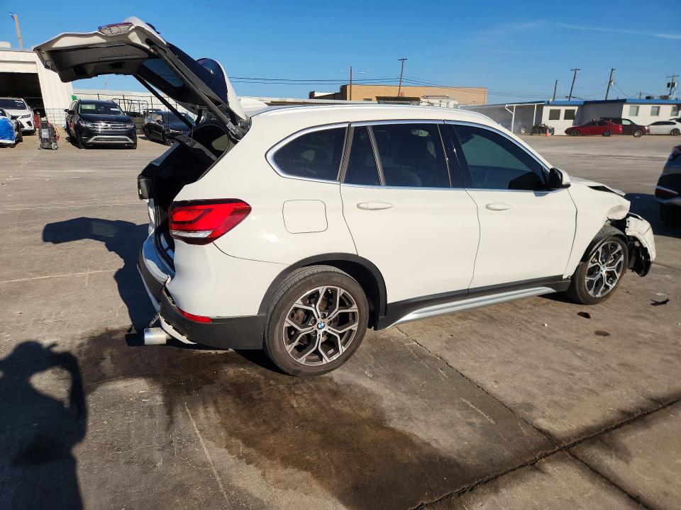 62807506 :رقم المزاد ، WBXJG7C0XM5U28156 vin ، 2021 Bmw X1 مزاد بيع