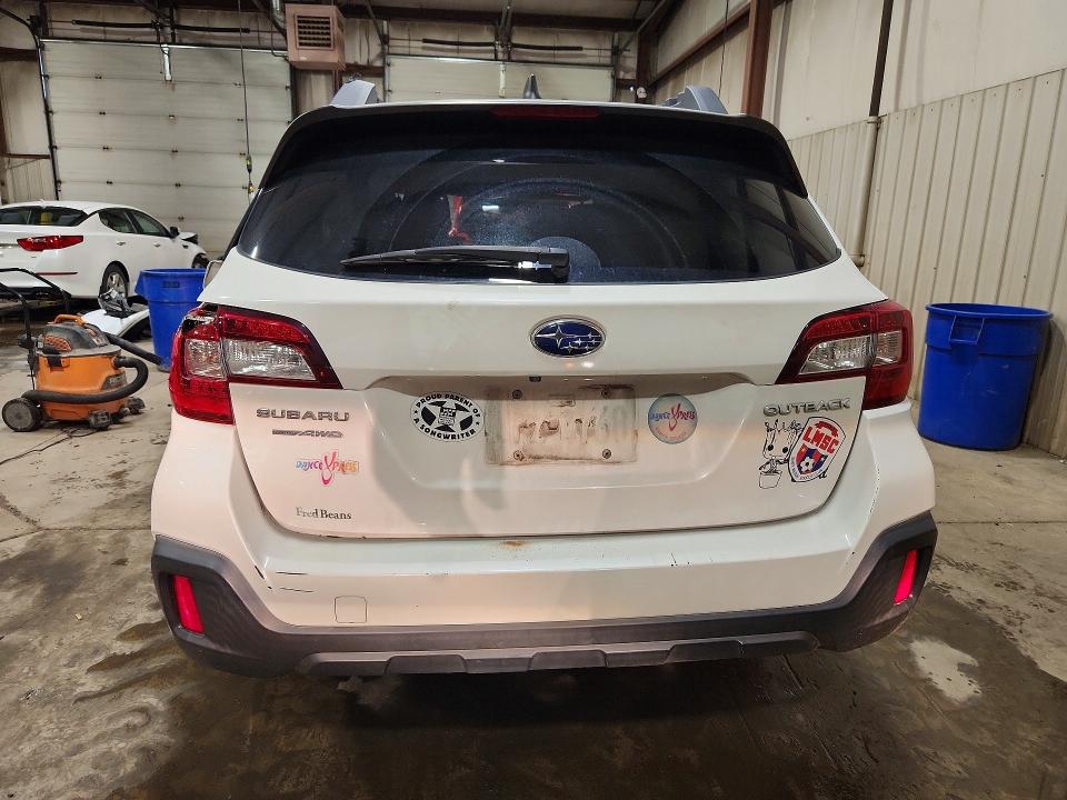 Продажа на аукционе авто 2018 Subaru Outback, vin: 4S4BSACC0J3355146, номер лота: 63245396