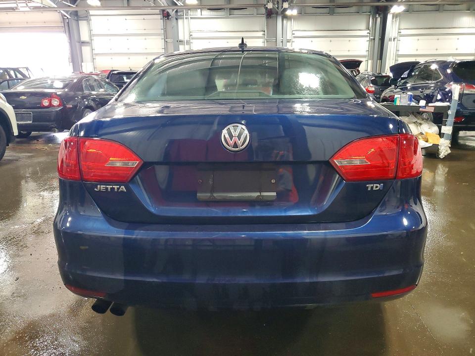 60011316 :رقم المزاد ، 3VWLL7AJ6EM382802 vin ، 2014 Volkswagen Jetta مزاد بيع