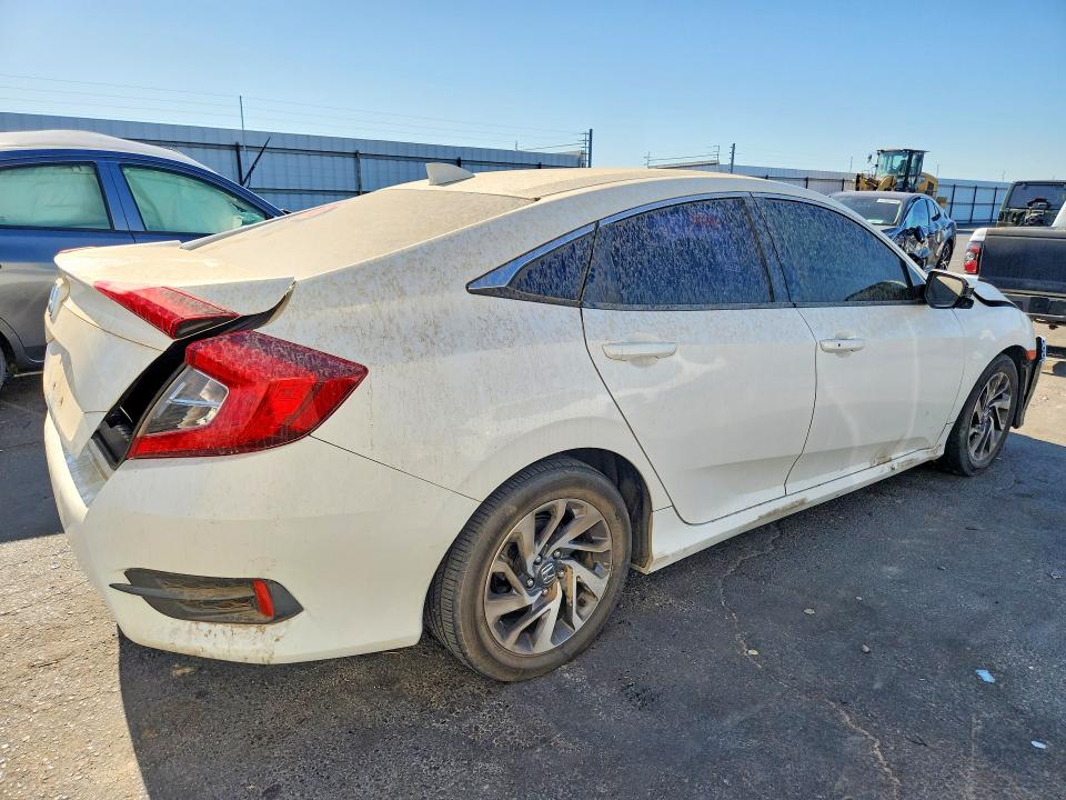 60600186 :رقم المزاد ، 19XFC2F74JE205119 vin ، 2018 Honda Civic مزاد بيع