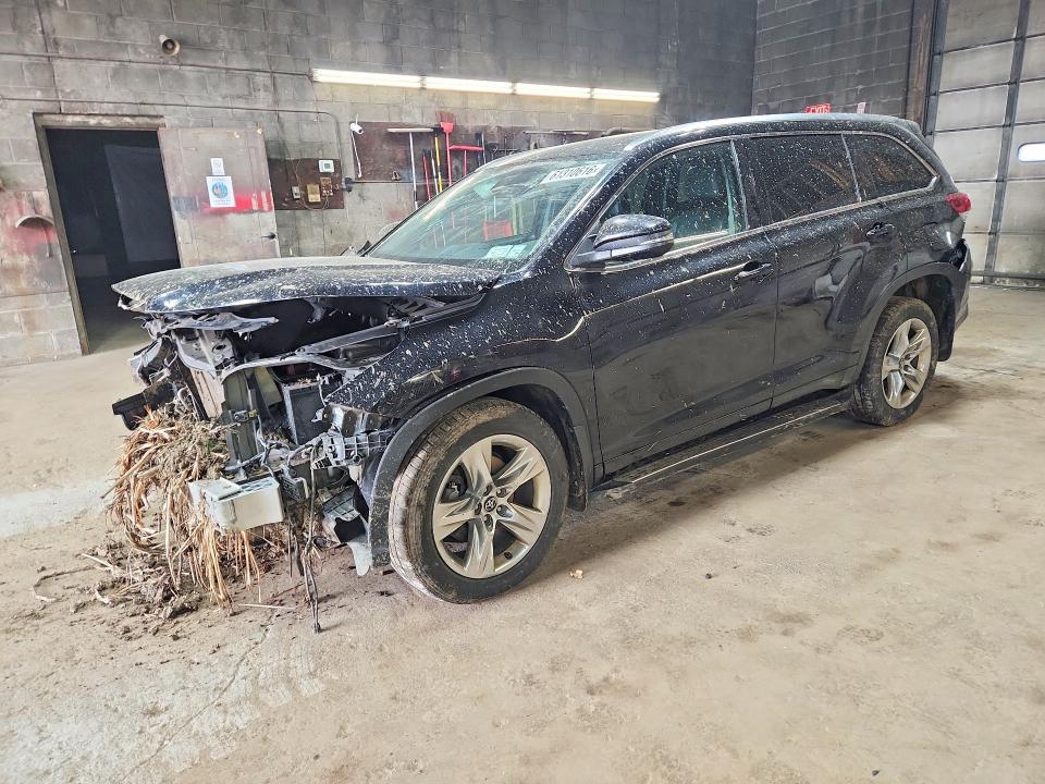 61310616 :رقم المزاد ، 5TDDZRFH4JS863052 vin ، 2018 Toyota Highlander مزاد بيع