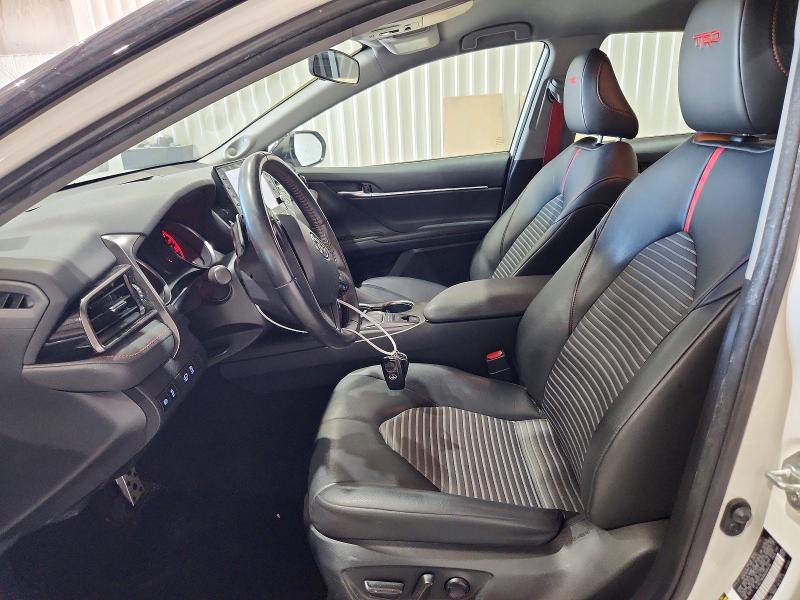 60878756 :رقم المزاد ، 4T1KZ1AK9NU066076 vin ، 2022 Toyota Camry مزاد بيع