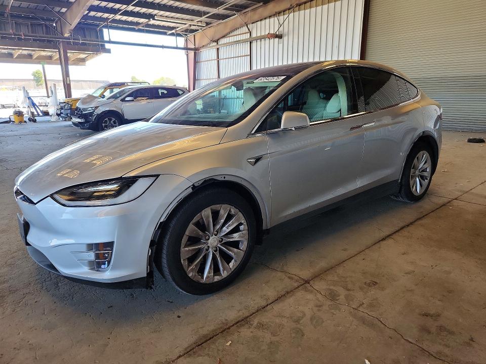 Продаж на аукціоні авто 2018 Tesla Model X, vin: 5YJXCDE27JF126933, номер лоту: 62542576