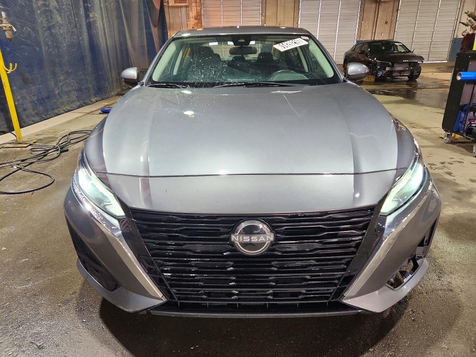 61426216 :رقم المزاد ، 1N4BL4BV5PN362893 vin ، 2023 Nissan Altima مزاد بيع