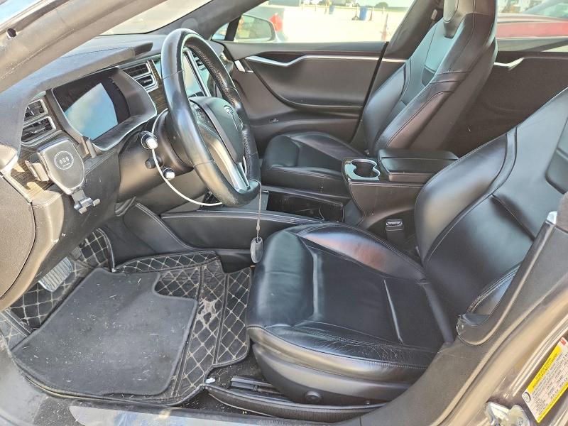 2015 Tesla Model S მანქანა იყიდება აუქციონზე, vin: 5YJSA1E27FF112486, აუქციონის ნომერი: 60631236
