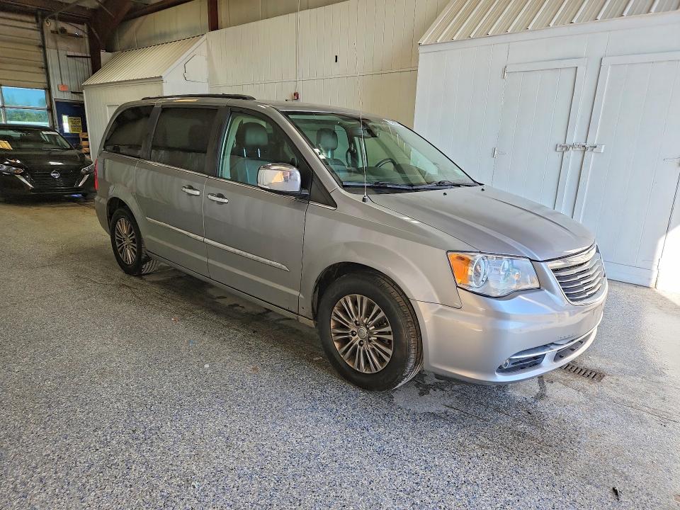61615006 :رقم المزاد ، 2C4RC1CG2FR646295 vin ، 2015 Chrysler Town & Country مزاد بيع