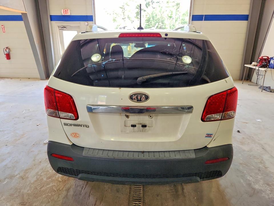 2013 Kia Sorento მანქანა იყიდება აუქციონზე, vin: 5XYKTDA2XDG352509, აუქციონის ნომერი: 62231506