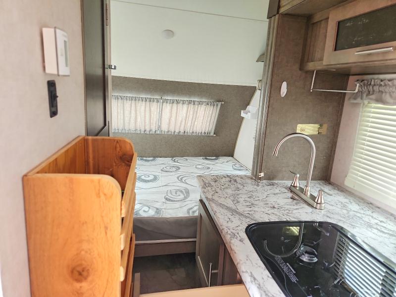 61943246 :رقم المزاد ، 4X4TRP716JL019009 vin ، 2018 Foresriver R-pod مزاد بيع