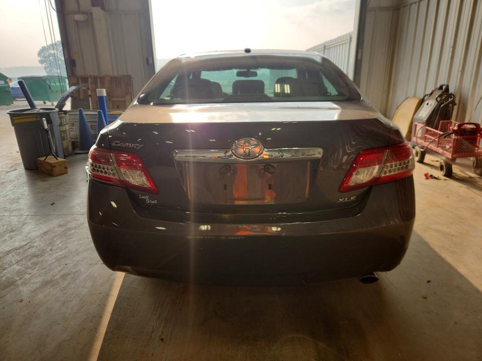 61678736 :رقم المزاد ، 4T4BF3EK6BR146922 vin ، 2011 Toyota Camry مزاد بيع