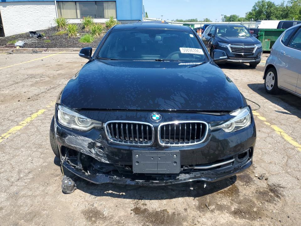 59896396 :رقم المزاد ، WBA8D9C51JEM31628 vin ، 2018 Bmw 330 مزاد بيع