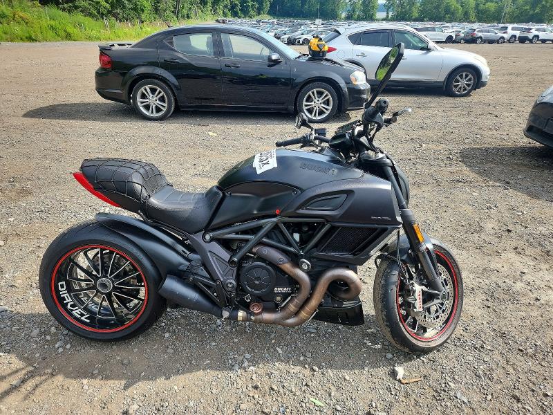 Продажа на аукционе авто 2015 Ducati Diavel, vin: ZDM13BSW7FB022099, номер лота: 59582626