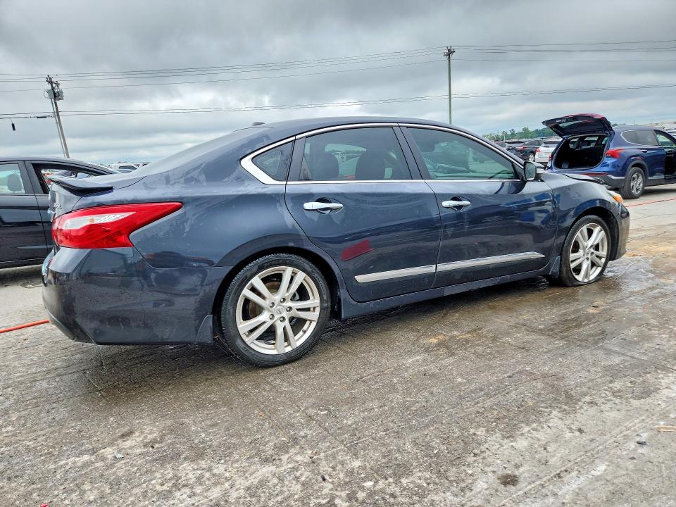 Продажа на аукционе авто 2017 Nissan Altima, vin: 1N4BL3AP4HC174666, номер лота: 60851776