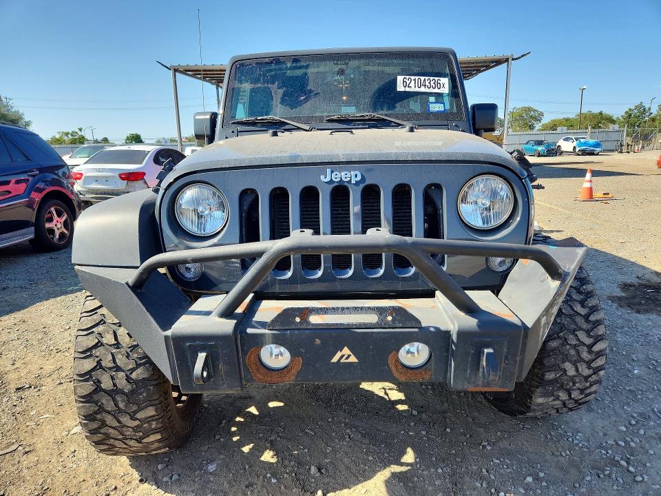 62104336 :رقم المزاد ، 1C4BJWDG8GL318909 vin ، 2016 Jeep Wrangler Unlimited مزاد بيع