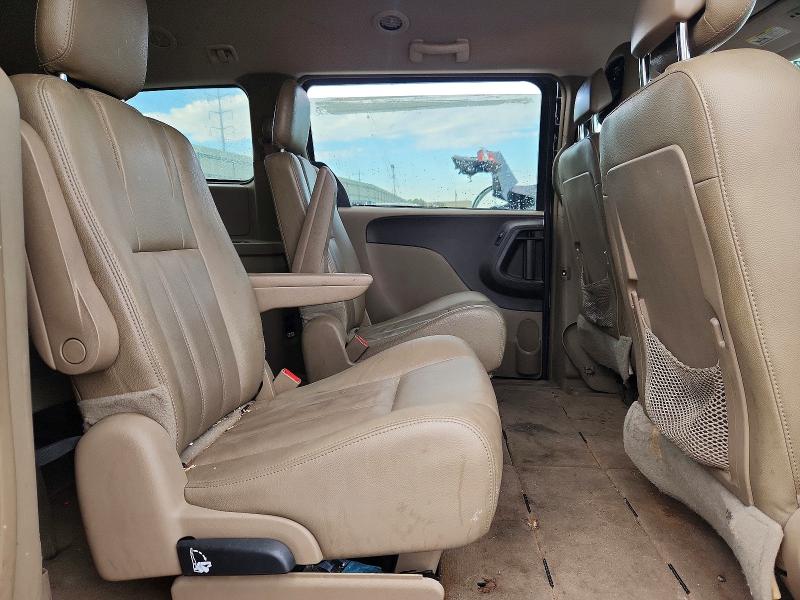 62103036 :رقم المزاد ، 2C4RC1BG9FR661927 vin ، 2015 Chrysler Town & Country مزاد بيع