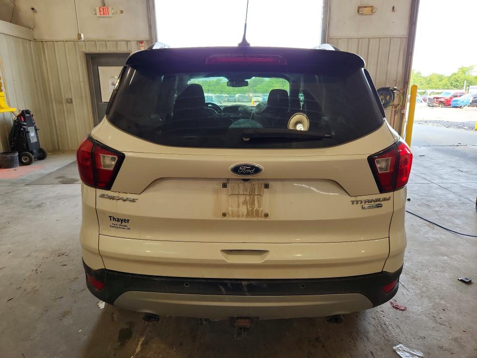 62307736 :رقم المزاد ، 1FMCU9J98KUA70226 vin ، 2019 Ford Escape مزاد بيع