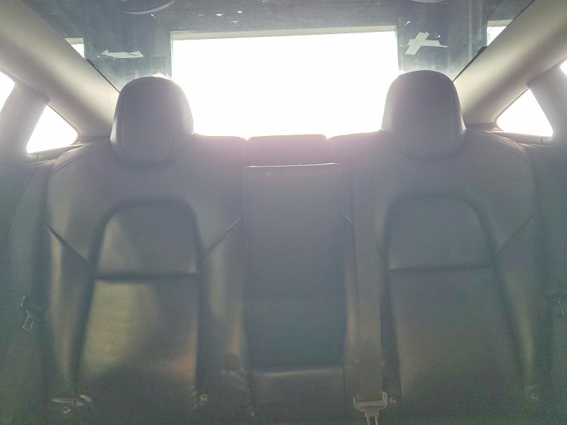61530596 :رقم المزاد ، 5YJ3E1EA5NF285535 vin ، 2022 Tesla Model 3 مزاد بيع