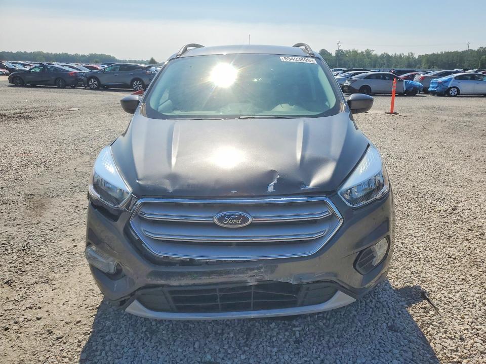 59403806 :رقم المزاد ، 1FMCU9GD6JUD26115 vin ، 2018 Ford Escape مزاد بيع