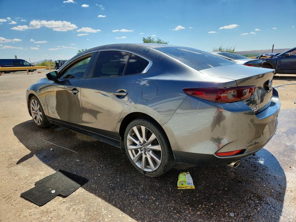 60707346 :رقم المزاد ، 3MZBPBCM6MM208530 vin ، 2021 Mazda 3 مزاد بيع