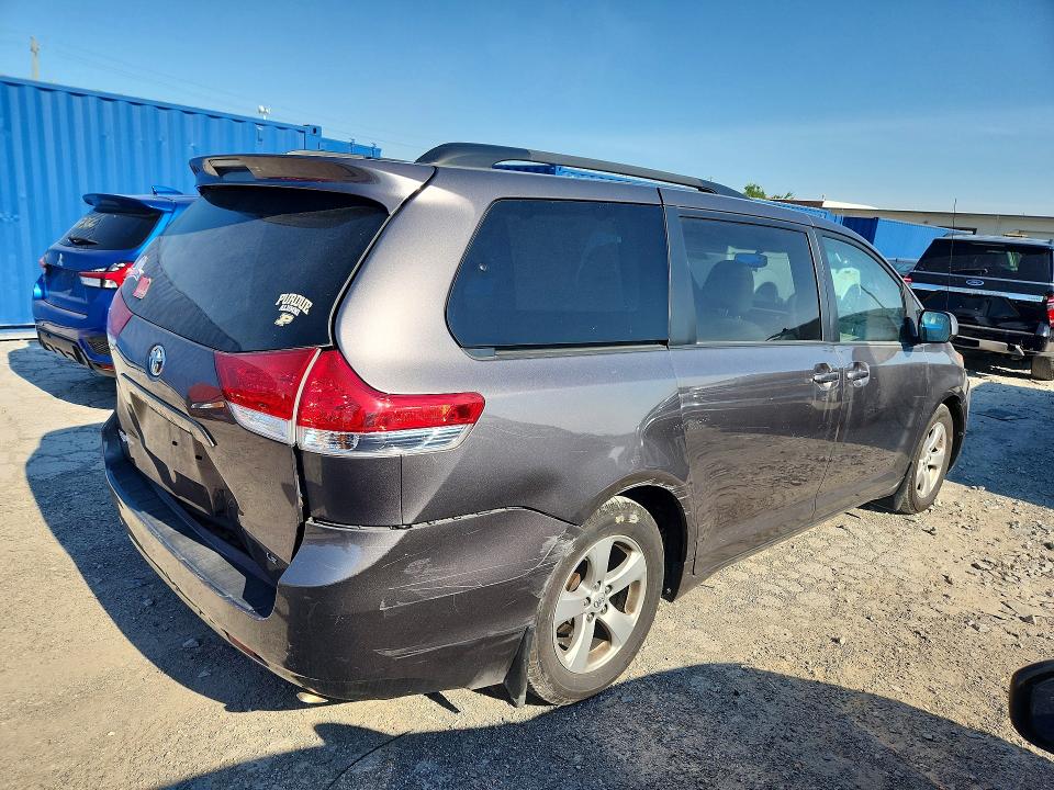 Продаж на аукціоні авто 2013 Toyota Sienna, vin: 5TDKK3DC2DS292682, номер лоту: 61130676