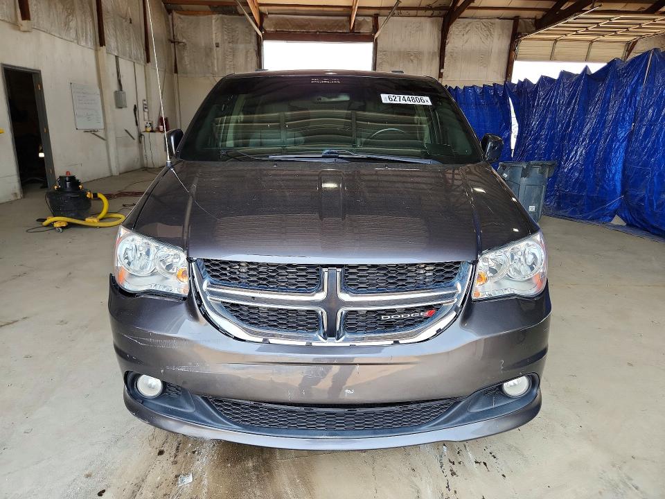 62744806 :رقم المزاد ، 2C4RDGCG7KR802454 vin ، 2019 Dodge Grand Caravan مزاد بيع