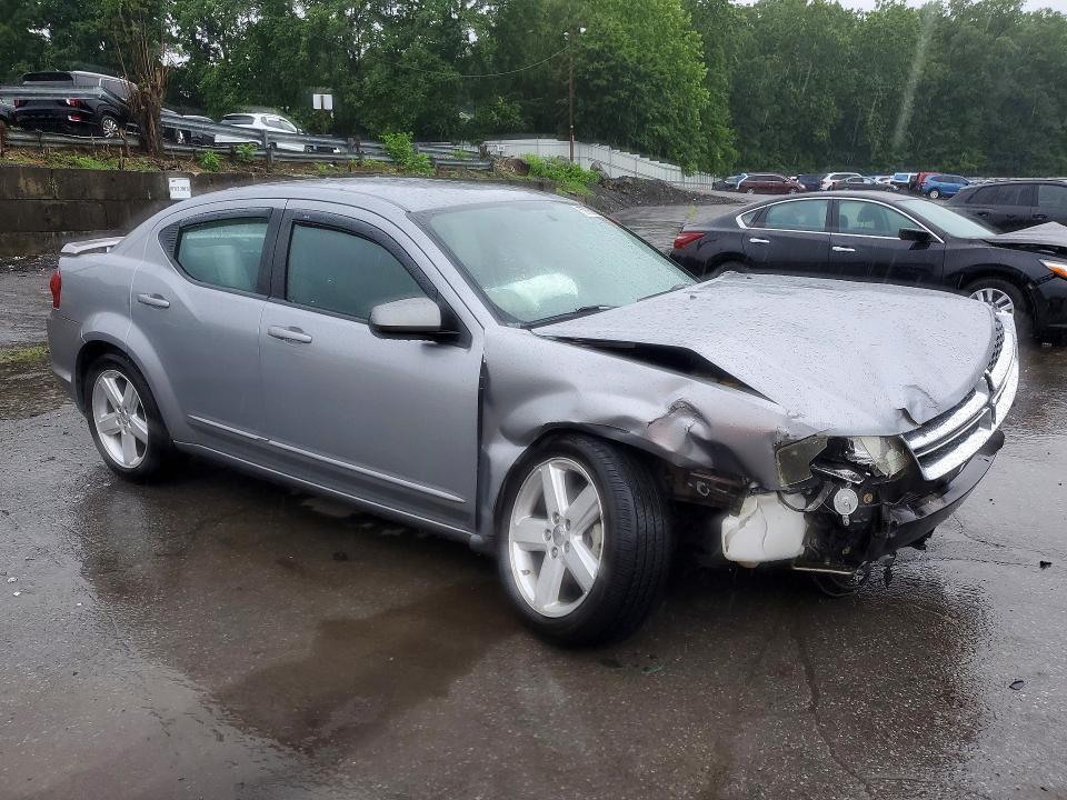 59780126 :رقم المزاد ، 1C3CDZAB4DN642983 vin ، 2013 Dodge Avenger مزاد بيع