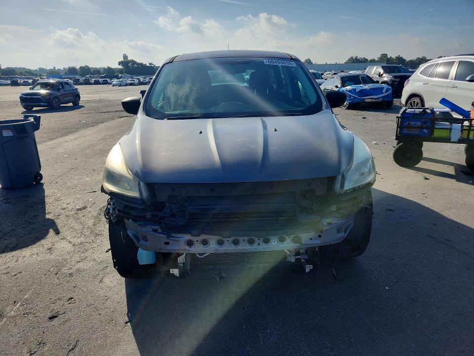 60494856 :رقم المزاد ، 1FMCU0F76DUD75746 vin ، 2013 Ford Escape مزاد بيع