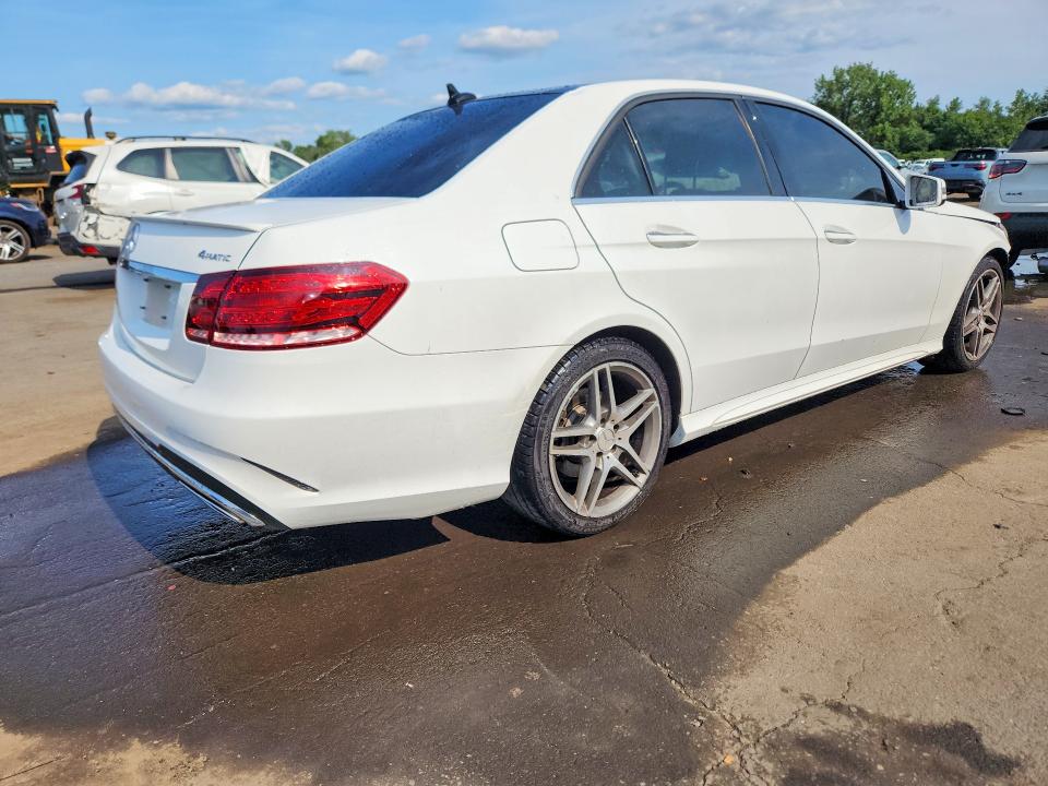 61973126 :رقم المزاد ، WDDHF8JB4EB073230 vin ، 2014 Mercedes-benz E مزاد بيع