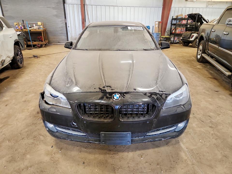 2011 Bmw 550 მანქანა იყიდება აუქციონზე, vin: WBAFU9C53BC785350, აუქციონის ნომერი: 61930476