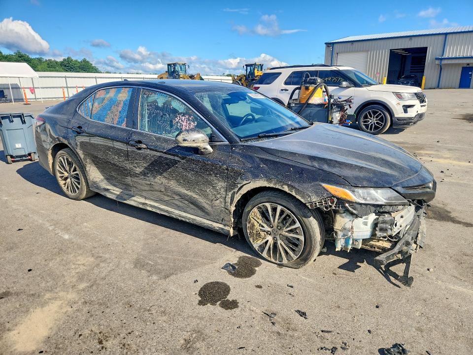 60366516 :رقم المزاد ، 4T1B11HK2KU719114 vin ، 2019 Toyota Camry مزاد بيع